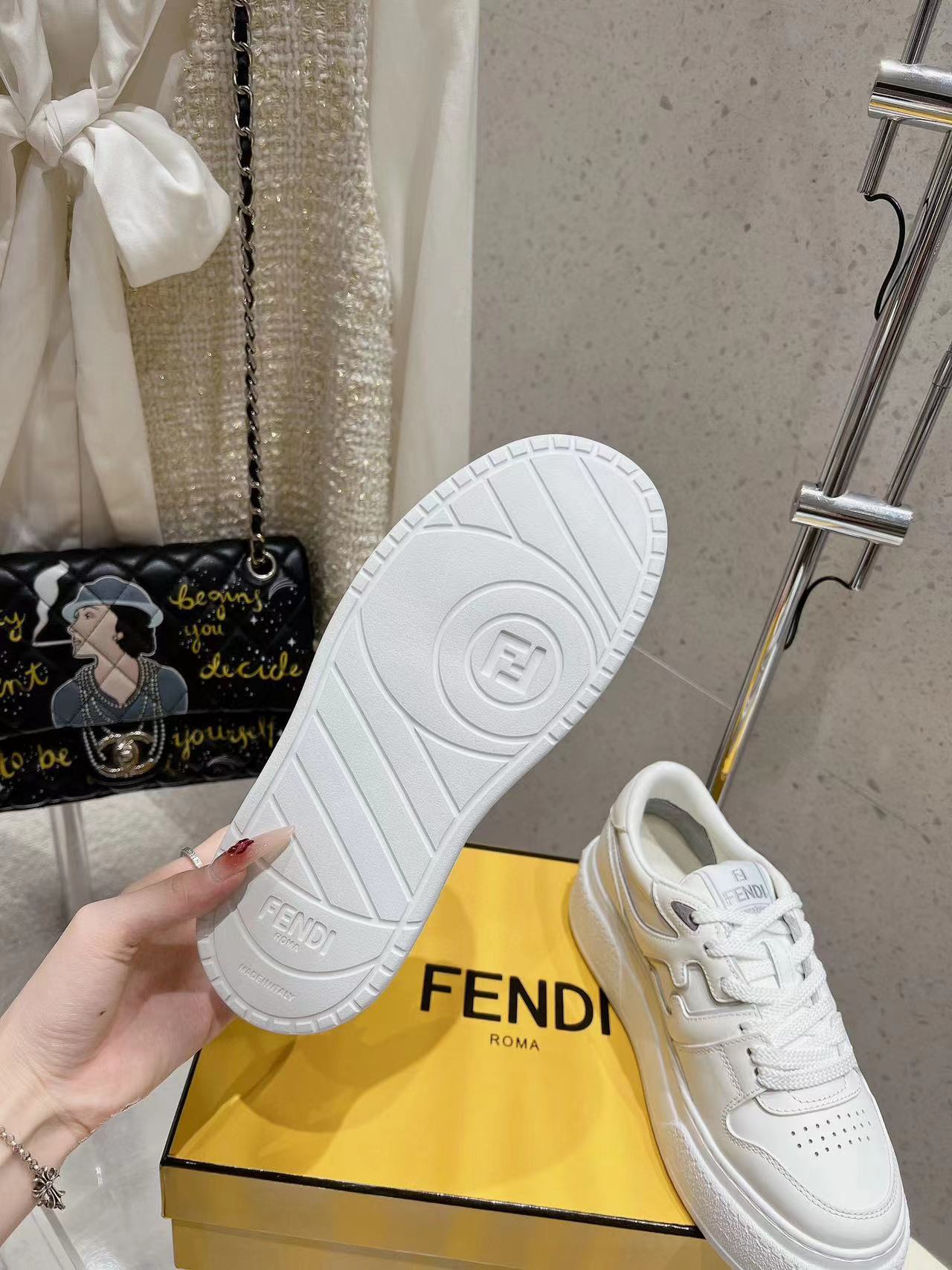 FEND1高品質厚底カジュアルスニーカー【50％割引+送料無料】