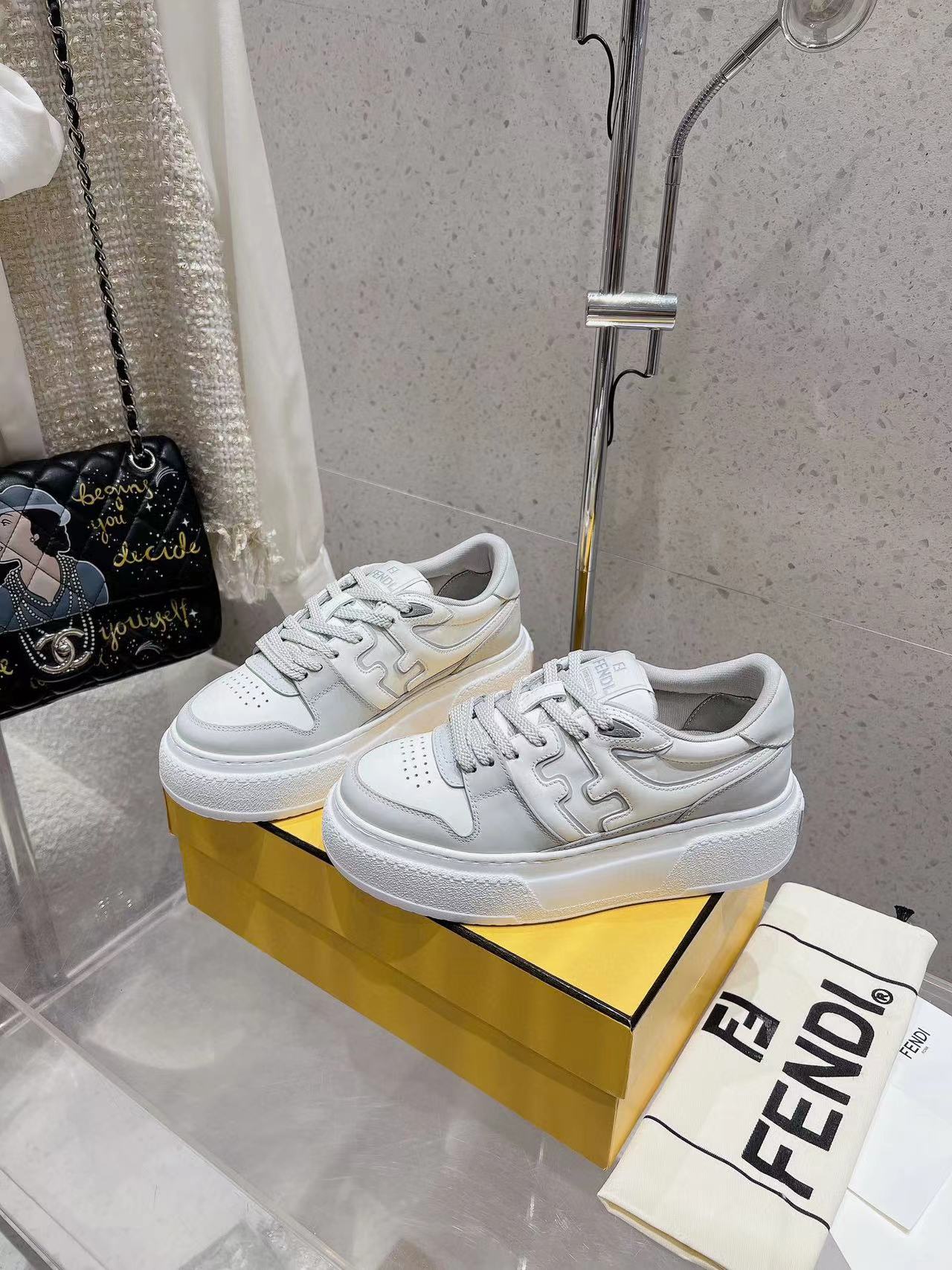 FEND1高品質厚底カジュアルスニーカー【50％割引+送料無料】