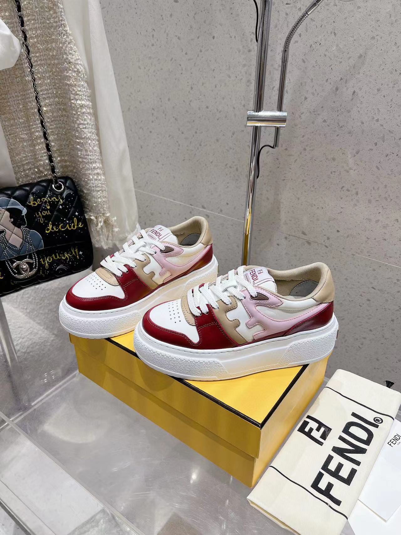 FEND1高品質厚底カジュアルスニーカー【50％割引+送料無料】