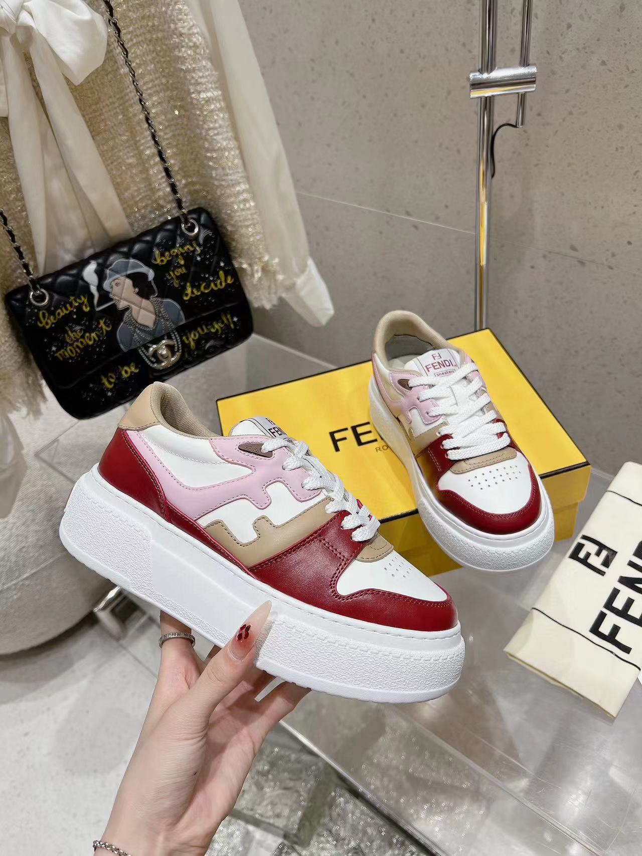 FEND1高品質厚底カジュアルスニーカー【50％割引+送料無料】
