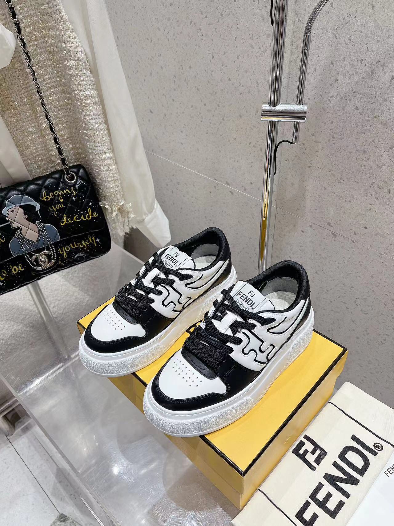 FEND1高品質厚底カジュアルスニーカー【50％割引+送料無料】