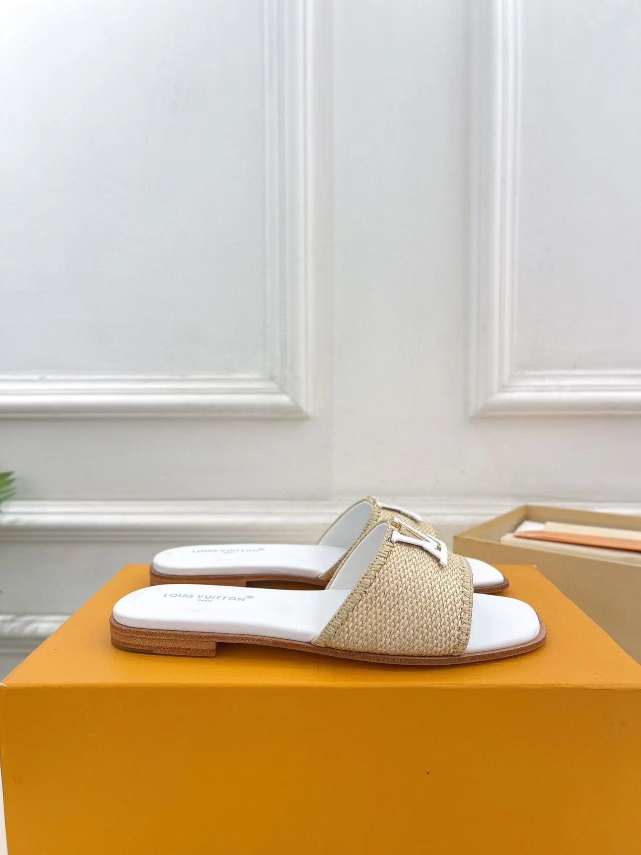 LV高品質レターバックルスリッパ【50％割引+送料無料】