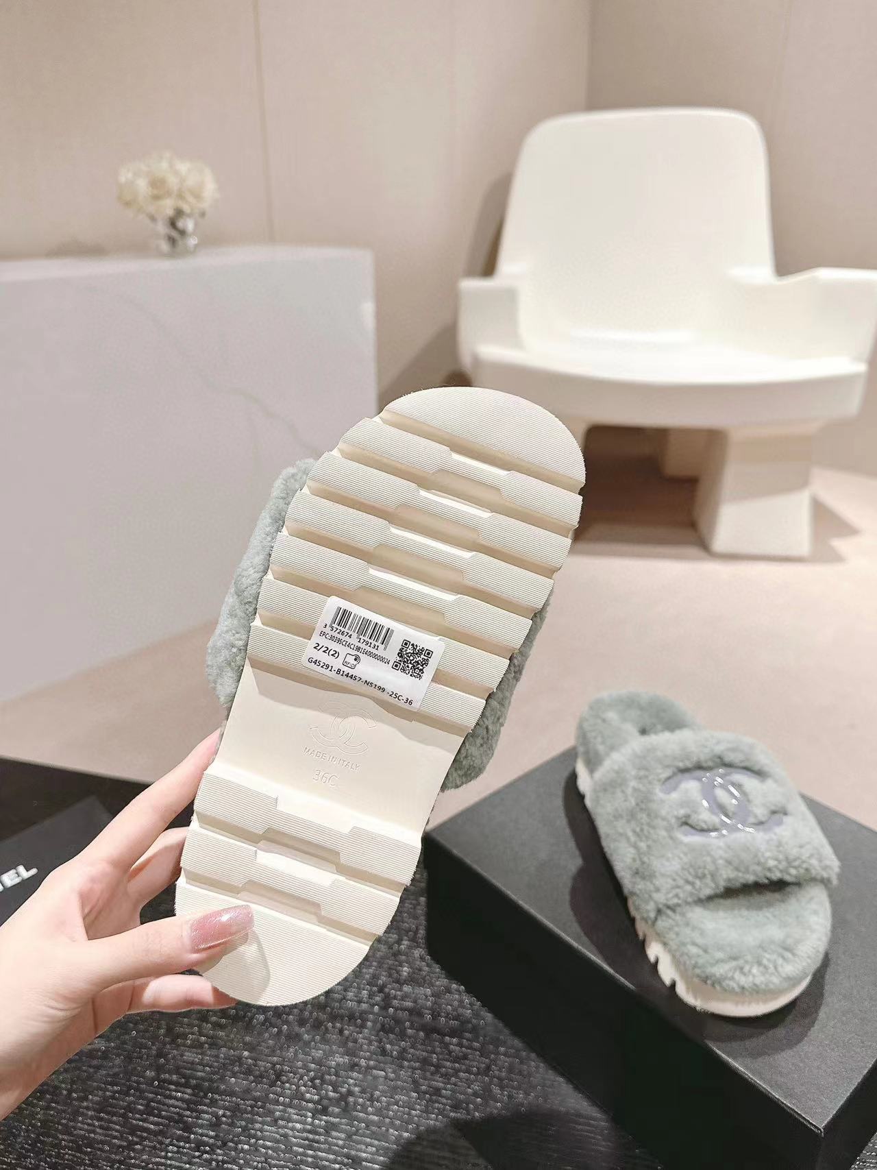 CHANE1 高品質ダブル C ロゴ ラムウール スリッパ【50％割引+送料無料】