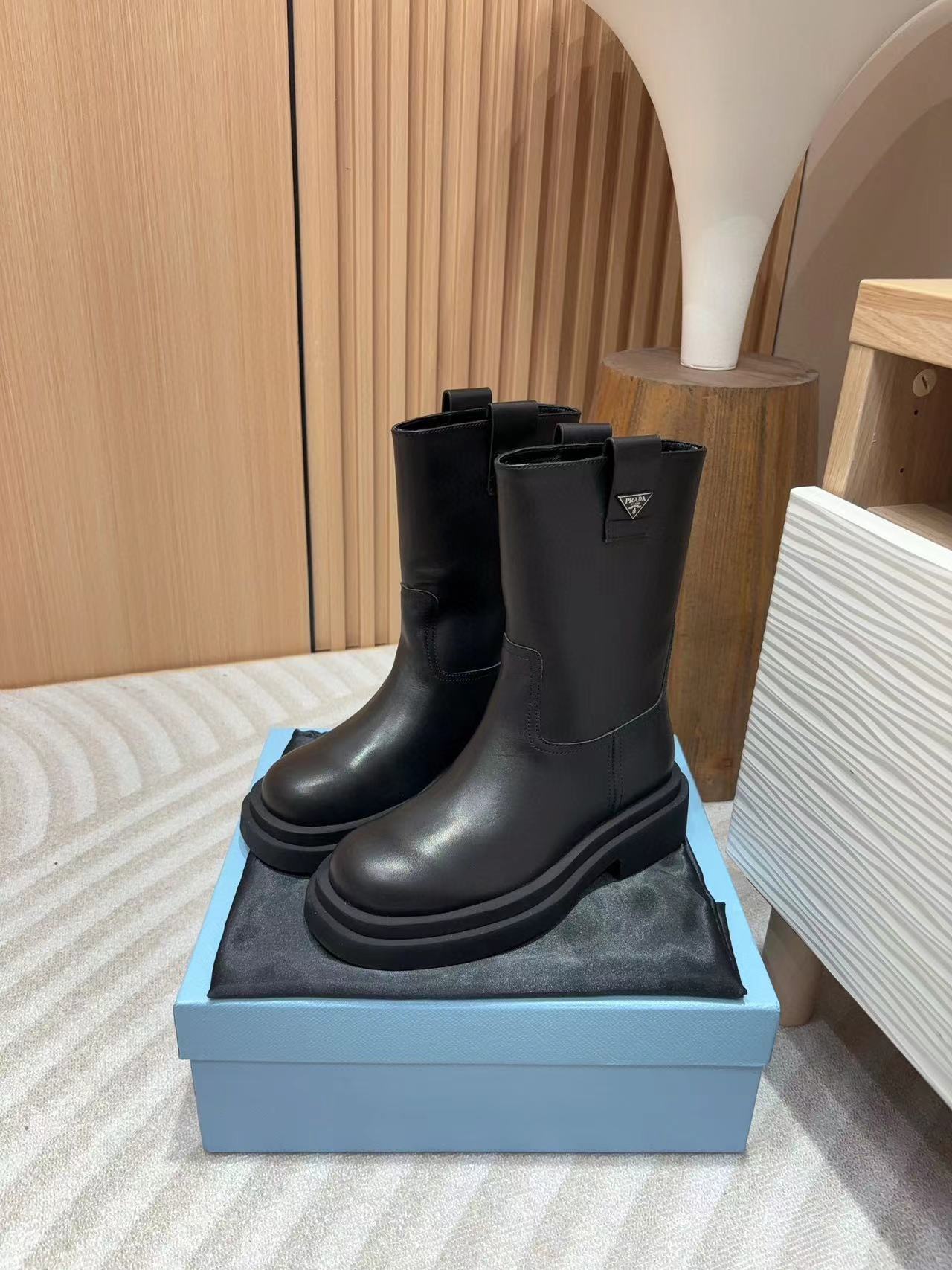 PR4DA 高級三角ロゴシンプルショートブーツ【50％割引+送料無料】