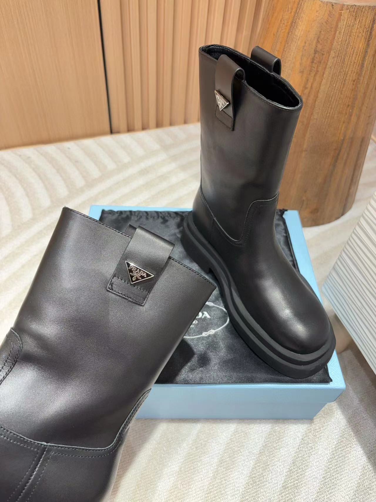 PR4DA 高級三角ロゴシンプルショートブーツ【50％割引+送料無料】