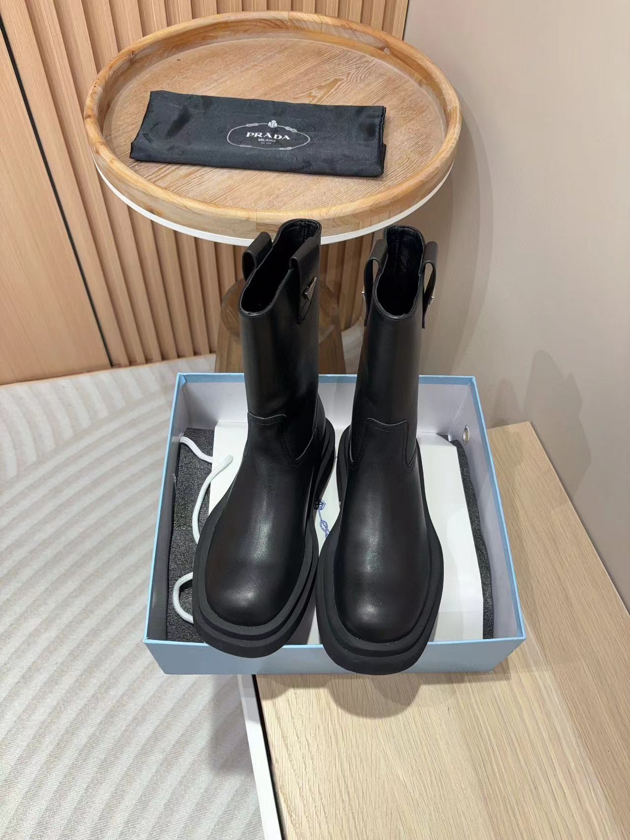 PR4DA 高級三角ロゴシンプルショートブーツ【50％割引+送料無料】