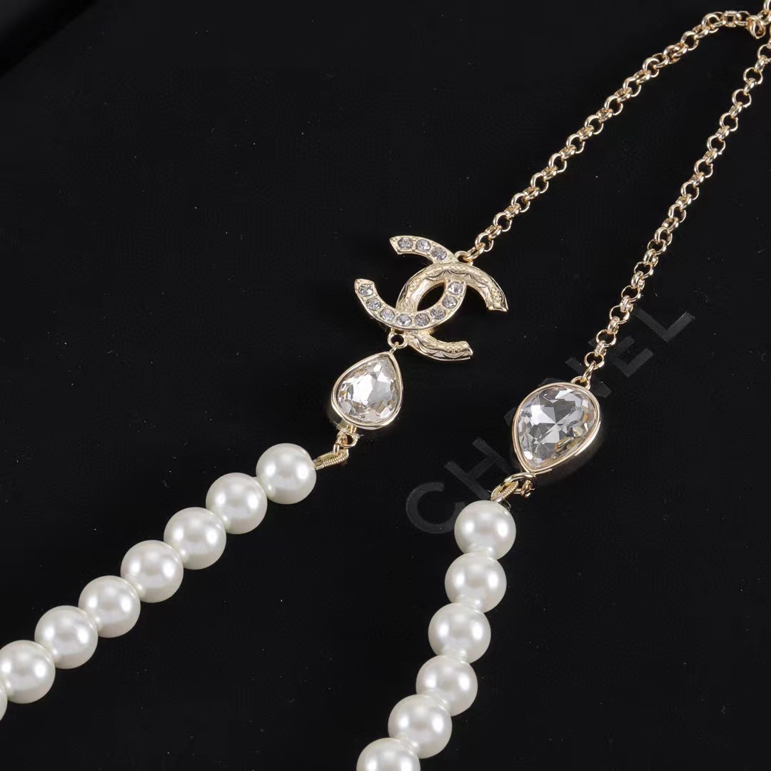 CHANE1 ダイヤモンド付きダブル C パール ネックレス【50％割引+送料無料】