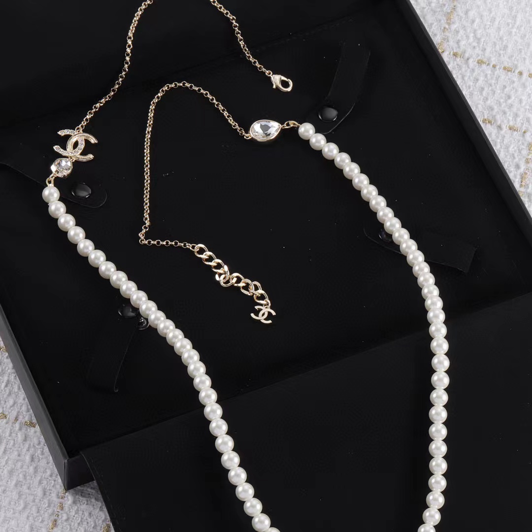 CHANE1 ダイヤモンド付きダブル C パール ネックレス【50％割引+送料無料】