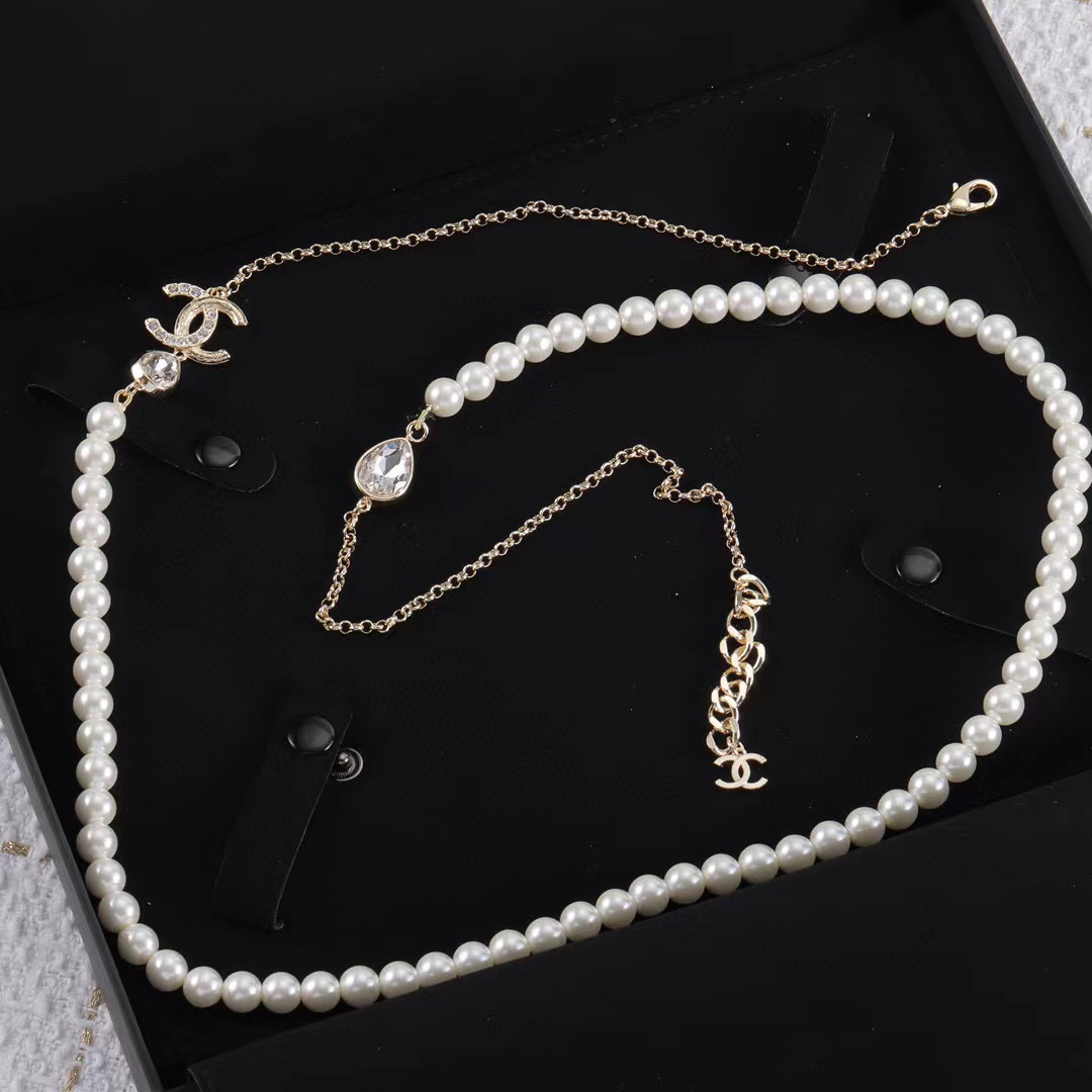 CHANE1 ダイヤモンド付きダブル C パール ネックレス【50％割引+送料無料】