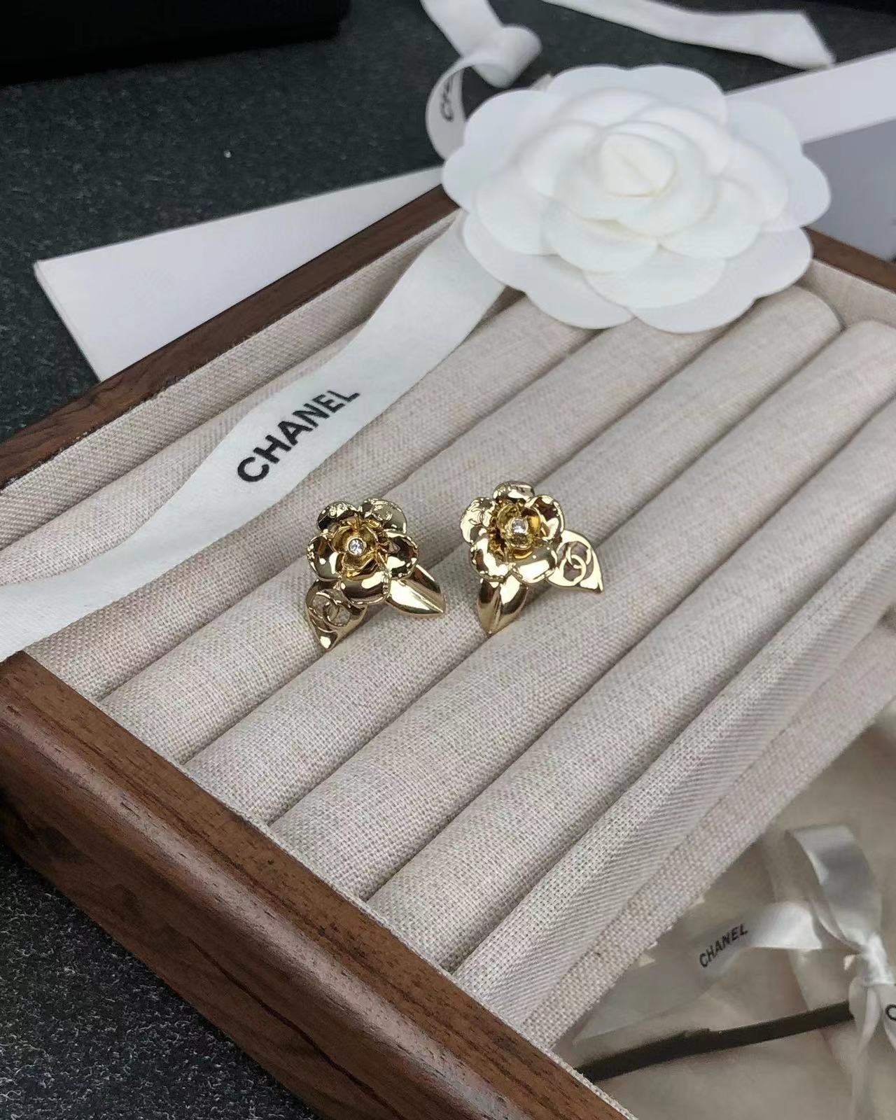 CHANE1 カメリア イヤリング【50％割引+送料無料】