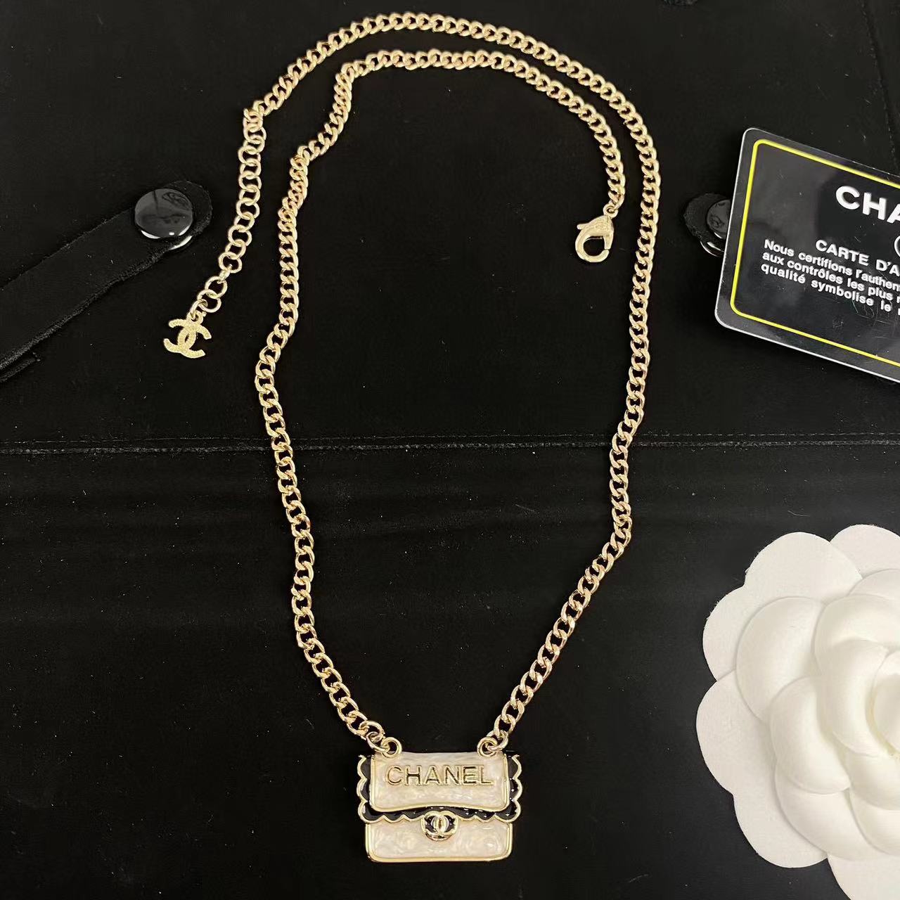 CHANE1 白黒エナメルネックレス【50％割引+送料無料】