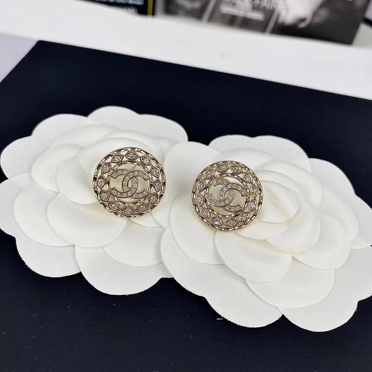 CHANE1 中空ダブル C ラウンド スタッド ピアス【50％割引+送料無料】