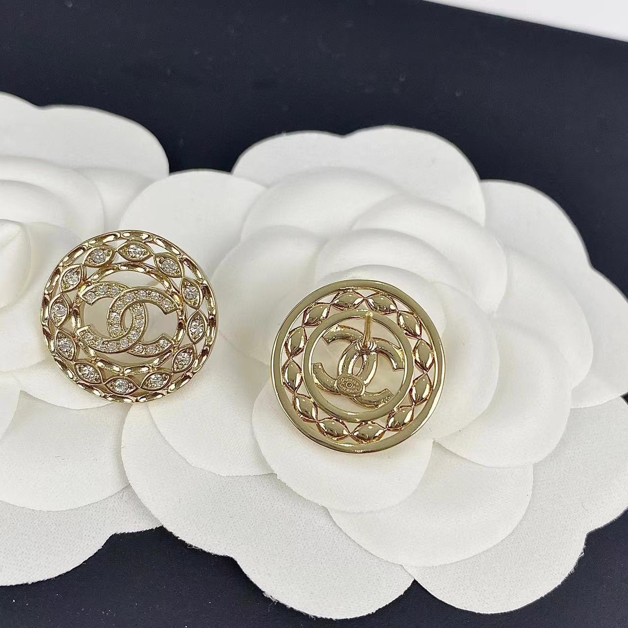 CHANE1 中空ダブル C ラウンド スタッド ピアス【50％割引+送料無料】