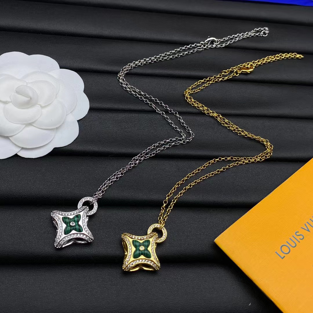 LV 四つ葉のクローバー ダイヤモンド ネックレス【50％割引+送料無料】