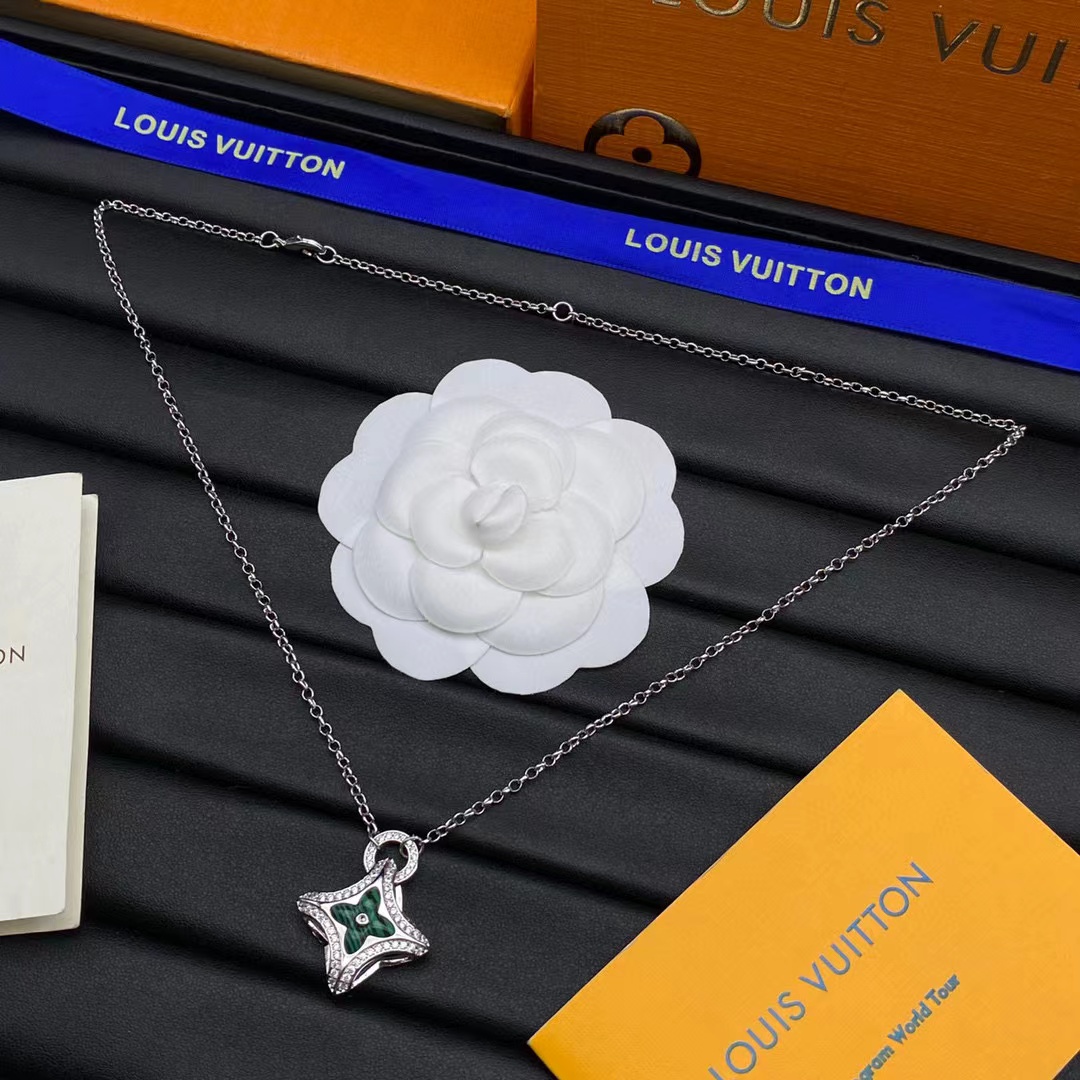 LV 四つ葉のクローバー ダイヤモンド ネックレス【50％割引+送料無料】