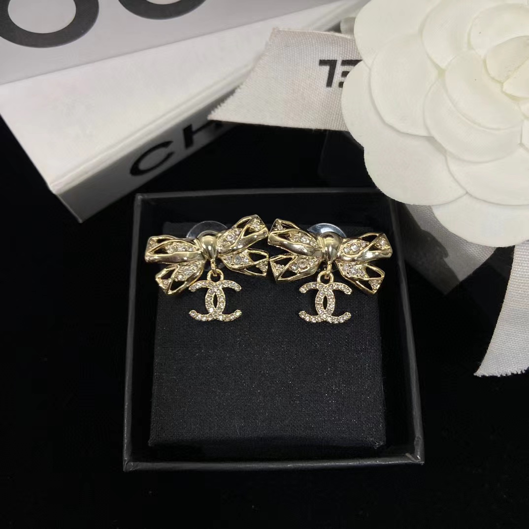 CHANE1 ボウ ダブル C ダイヤモンド スタッド ピアス【50％割引+送料無料】