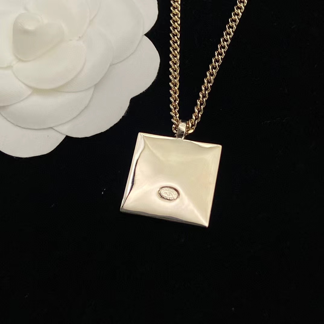 CHANE1 ボウ ダブル C ダイヤモンド ネックレス【50％割引+送料無料】