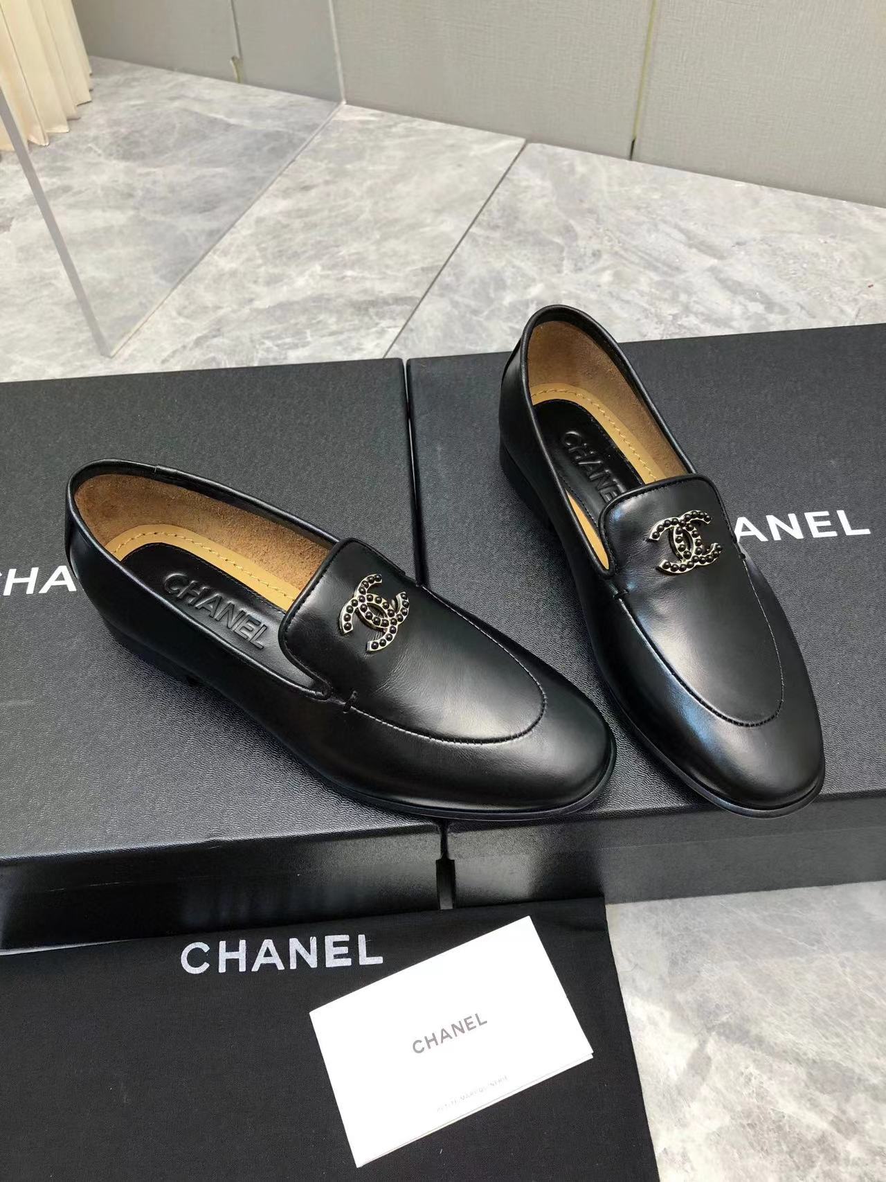 CHANE1 高品質ダブル C ロゴ シープスキン フラットシューズ【50％割引+送料無料】