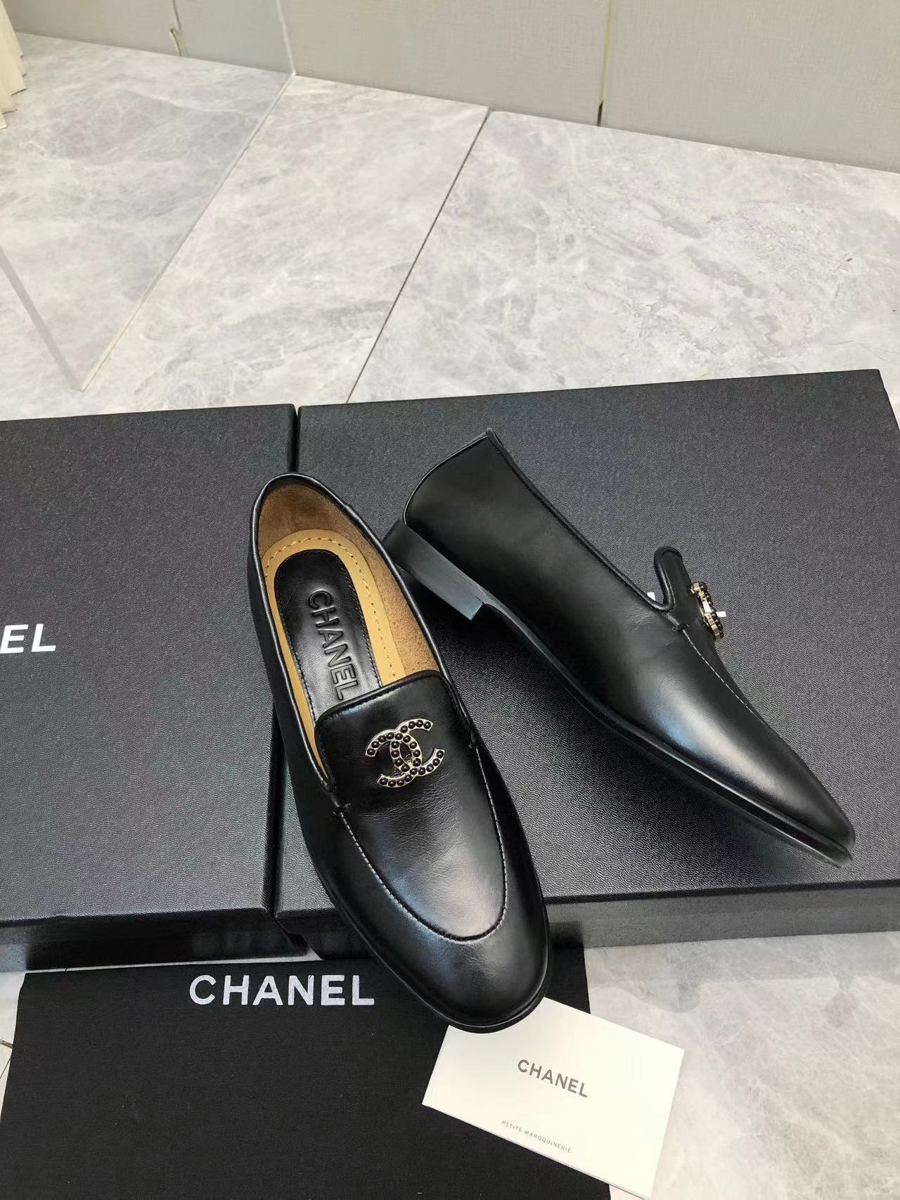 CHANE1 高品質ダブル C ロゴ シープスキン フラットシューズ【50％割引+送料無料】