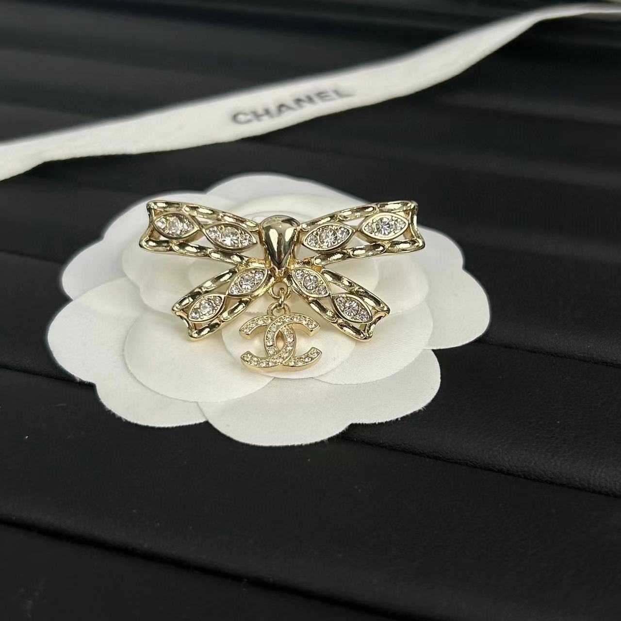 CHANE1 ボウダブルC ダイヤモンドブローチ【50％割引+送料無料】