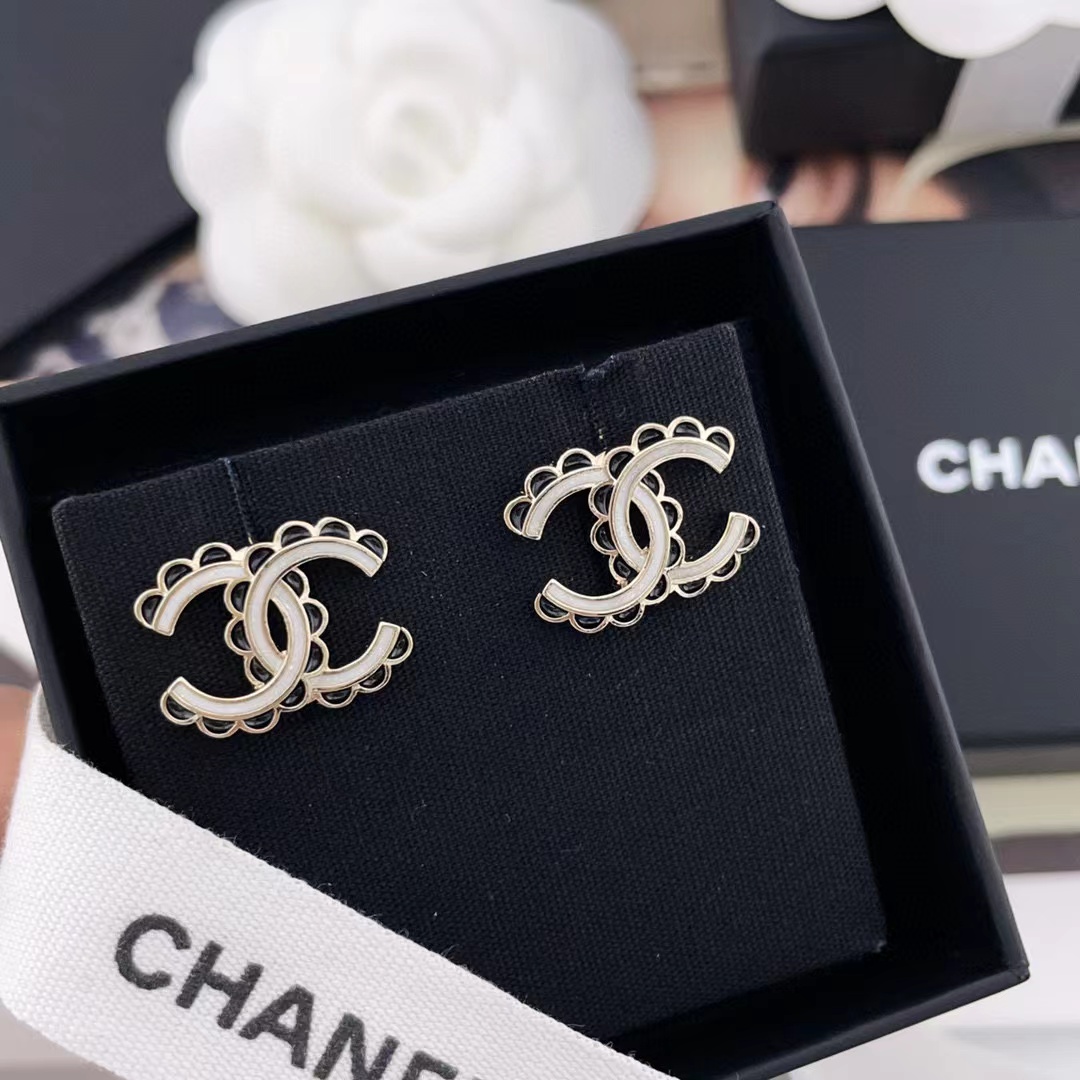 CHANE1 ブラックレースホワイトCドリップオイルスタッドピアス【50％割引+送料無料】