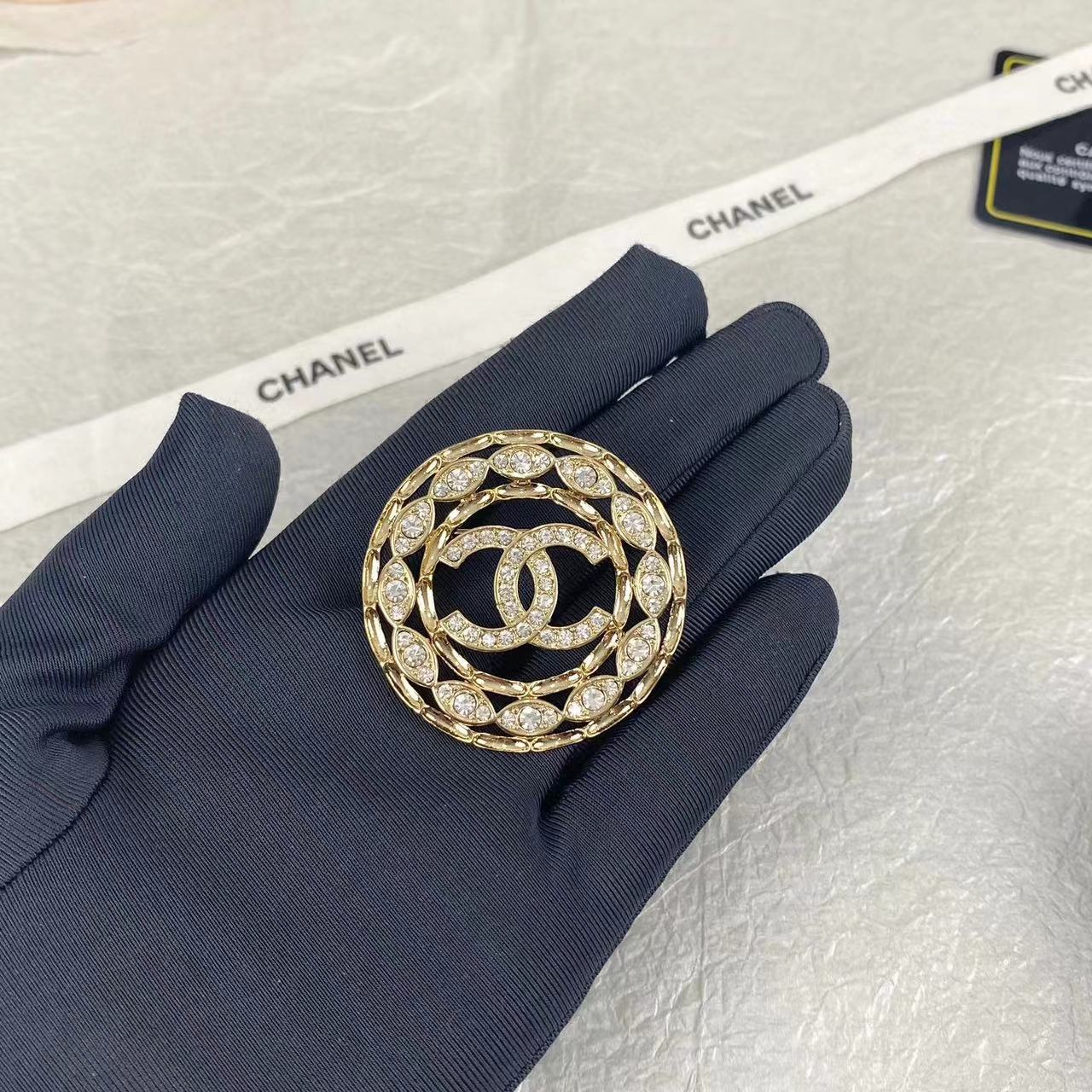 CHANE1 シンプル ダブル C ラウンド ダイヤモンド ブローチ【50％割引+送料無料】