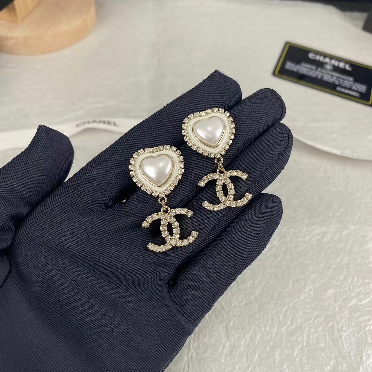 CHANE1 パールハートスタッドピアス【50％割引+送料無料】