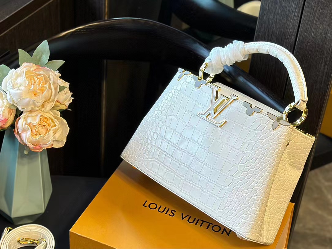 LV Capucines  牛革ハンドバッグ【50％割引+送料無料】