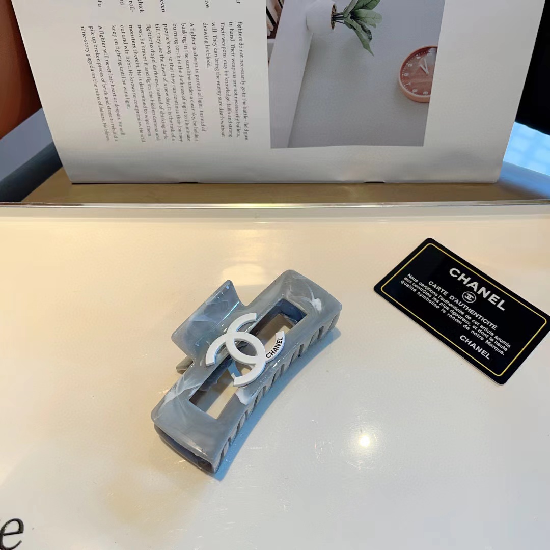 CHANE1 ダブルC ラージロゴ ヘアクリップ【50％割引+送料無料】