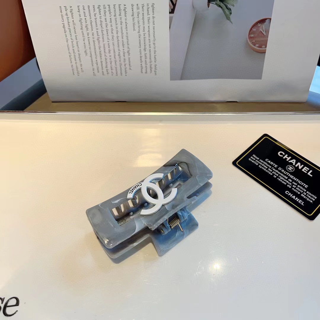 CHANE1 ダブルC ラージロゴ ヘアクリップ【50％割引+送料無料】