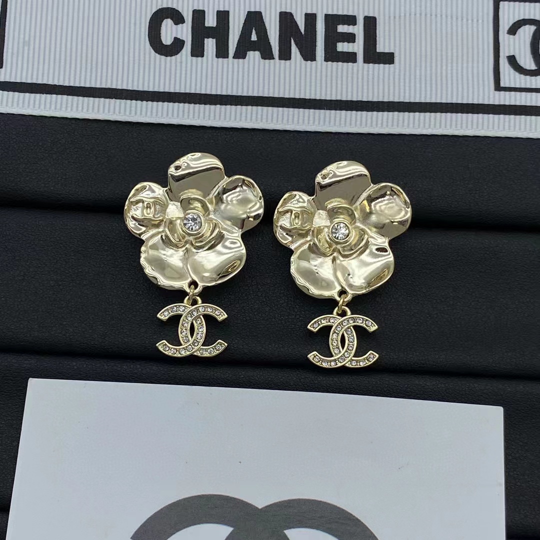 CHANE1 ファイブフラワー ダブルC ダイヤモンド スタッド ピアス【50％割引+送料無料】