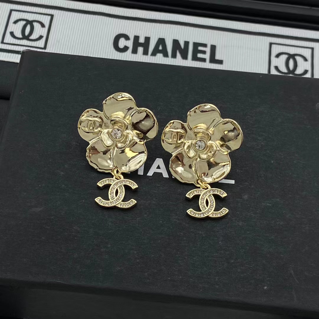 CHANE1 ファイブフラワー ダブルC ダイヤモンド スタッド ピアス【50％割引+送料無料】