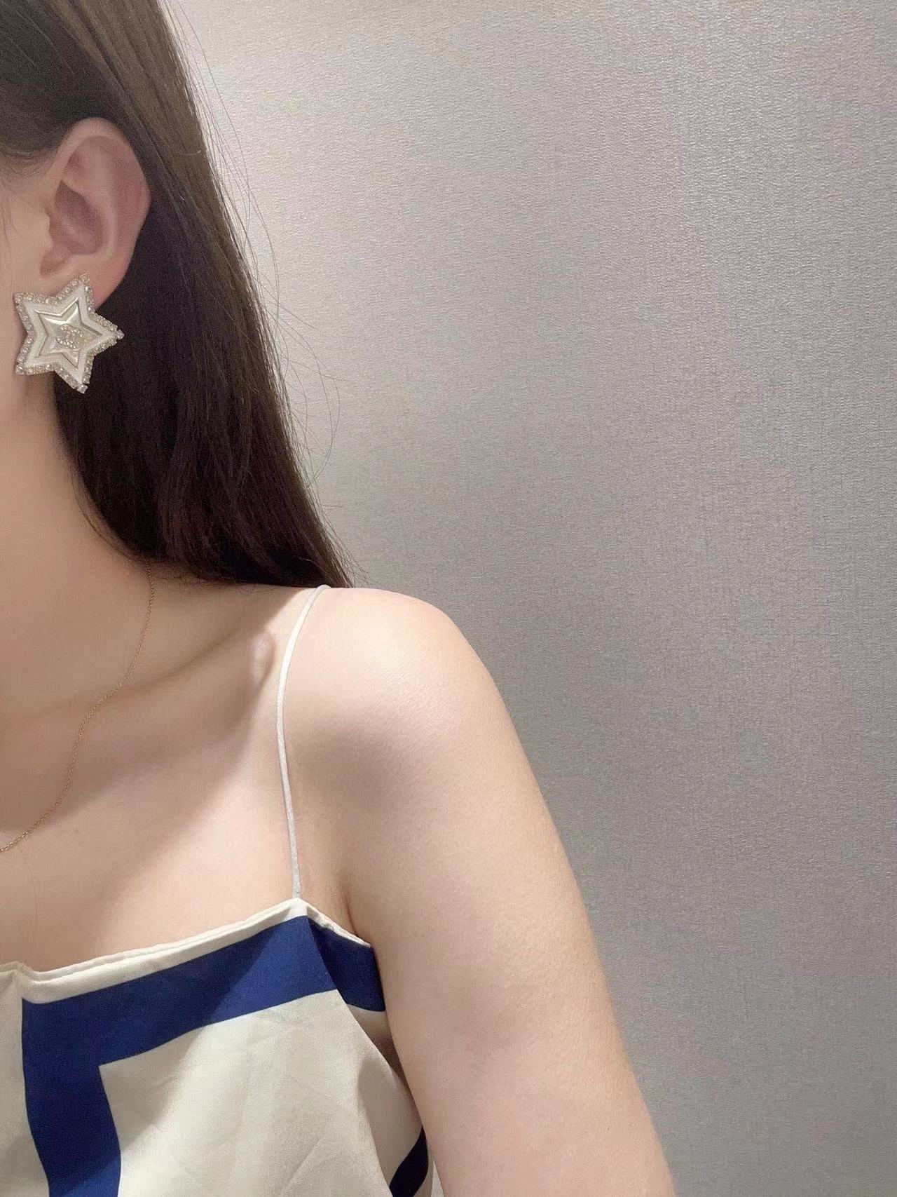 CHANE1 ダブルCダイヤモンド五芒星ピアス【50％割引+送料無料】