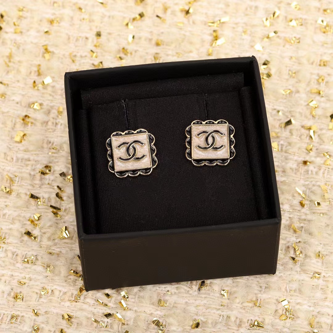 CHANE1 ダブルCカーブシュガーキューブイヤリング【50％割引+送料無料】