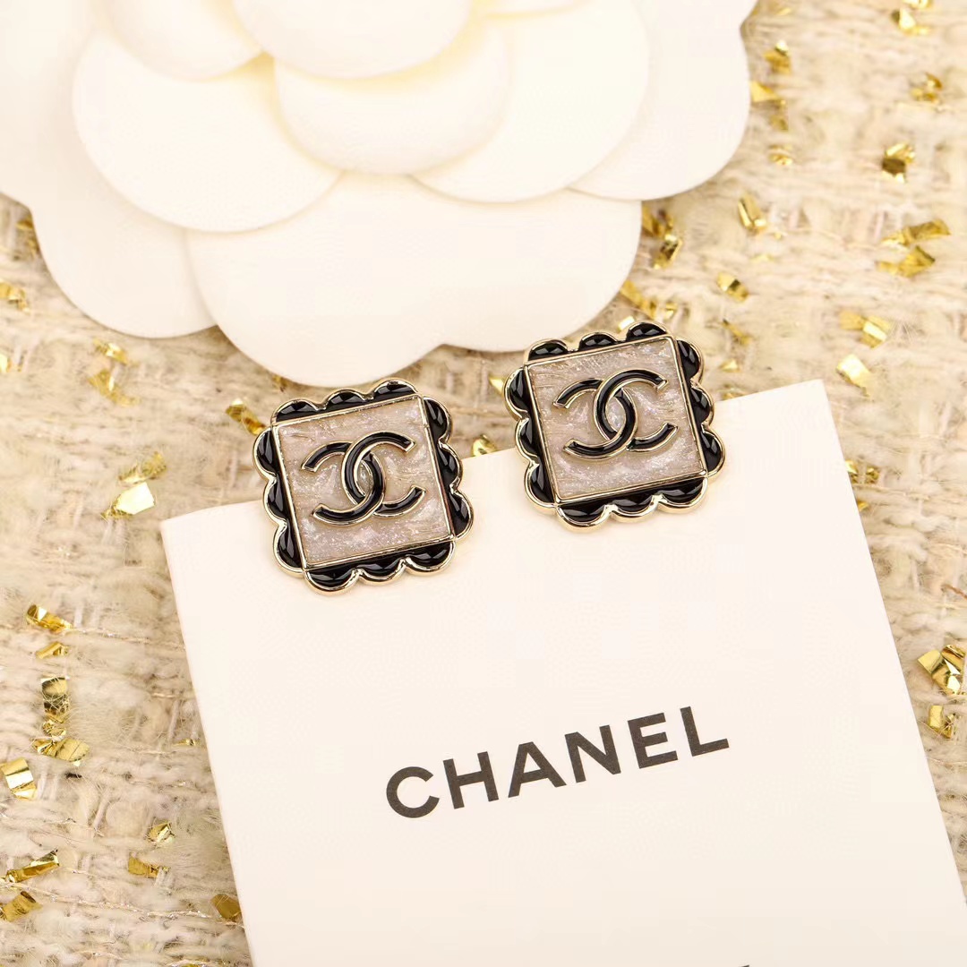 CHANE1 ダブルCカーブシュガーキューブイヤリング【50％割引+送料無料】