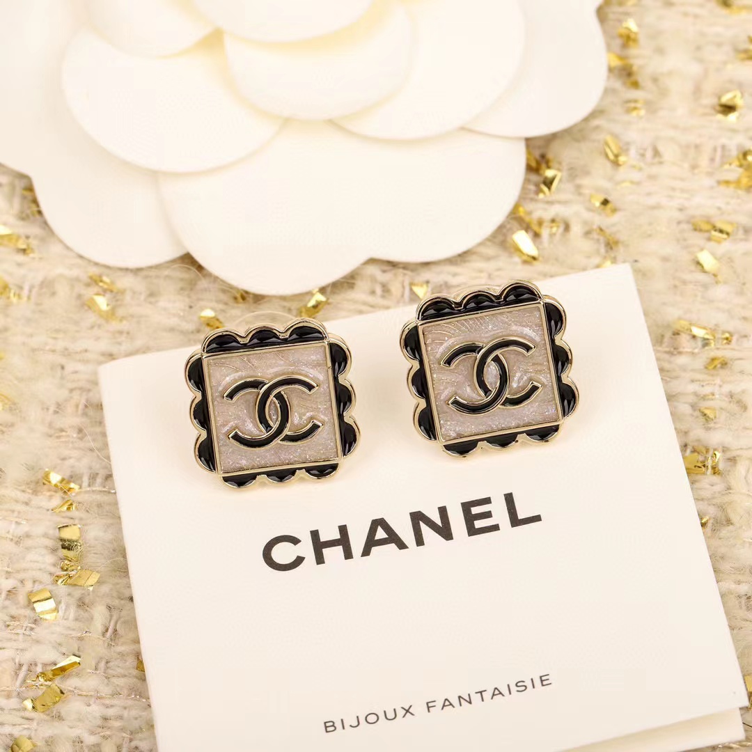 CHANE1 ダブルCカーブシュガーキューブイヤリング【50％割引+送料無料】