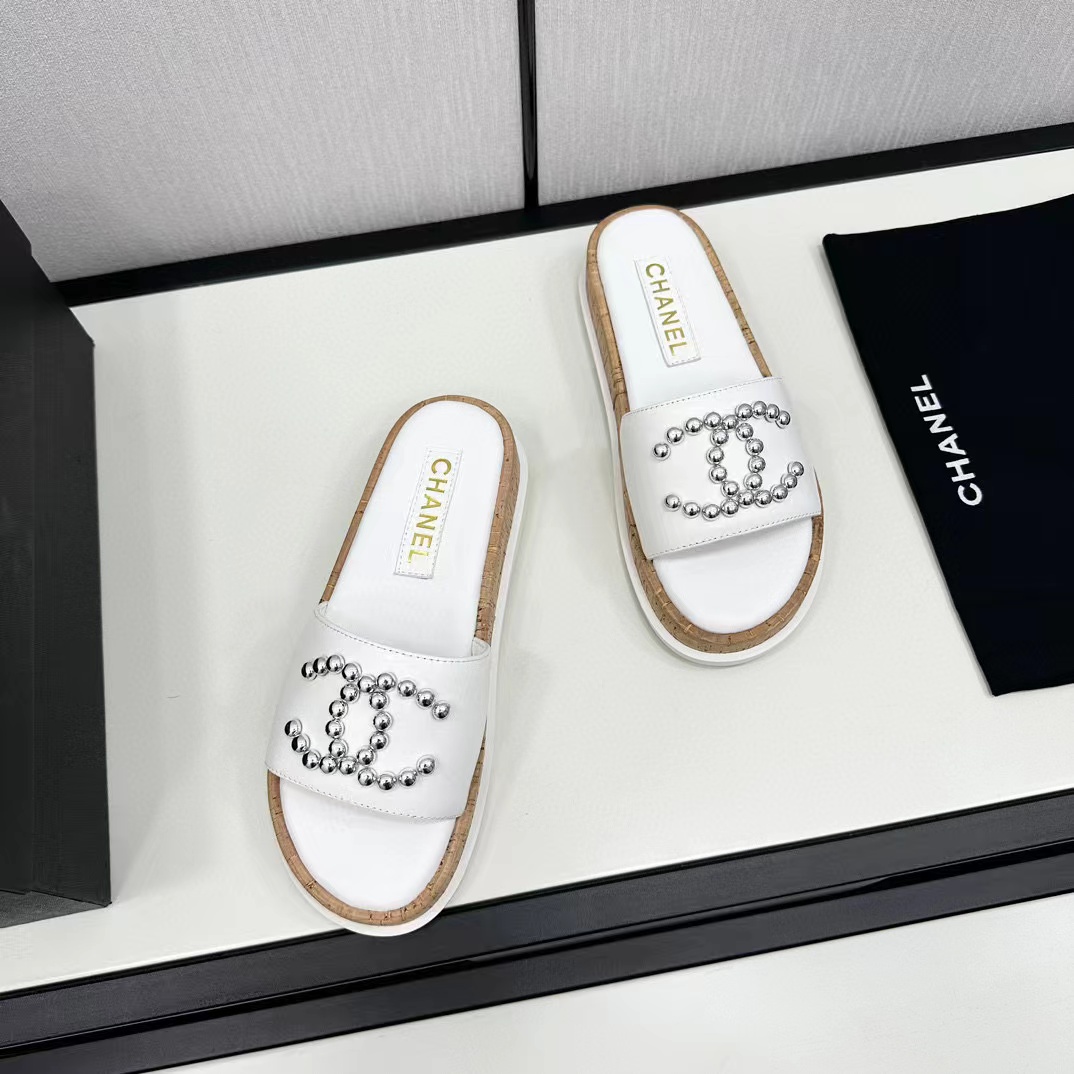 CHANE1 高品質 ダブル C ラージロゴ スリッパ【50％割引+送料無料】