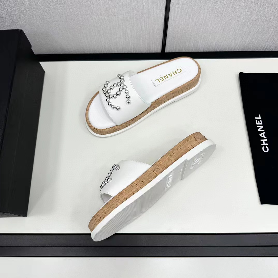 CHANE1 高品質 ダブル C ラージロゴ スリッパ【50％割引+送料無料】