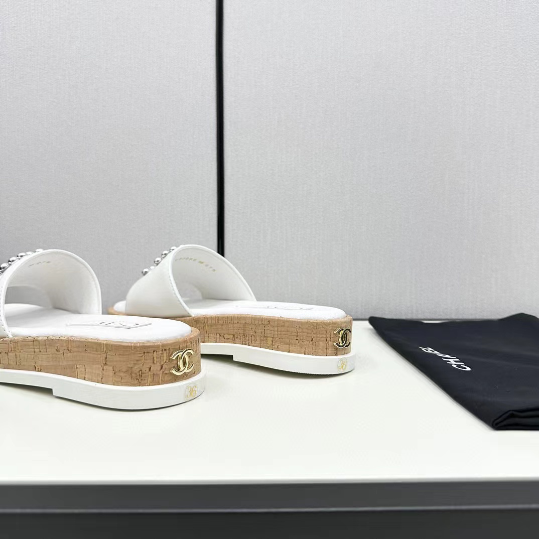 CHANE1 高品質 ダブル C ラージロゴ スリッパ【50％割引+送料無料】