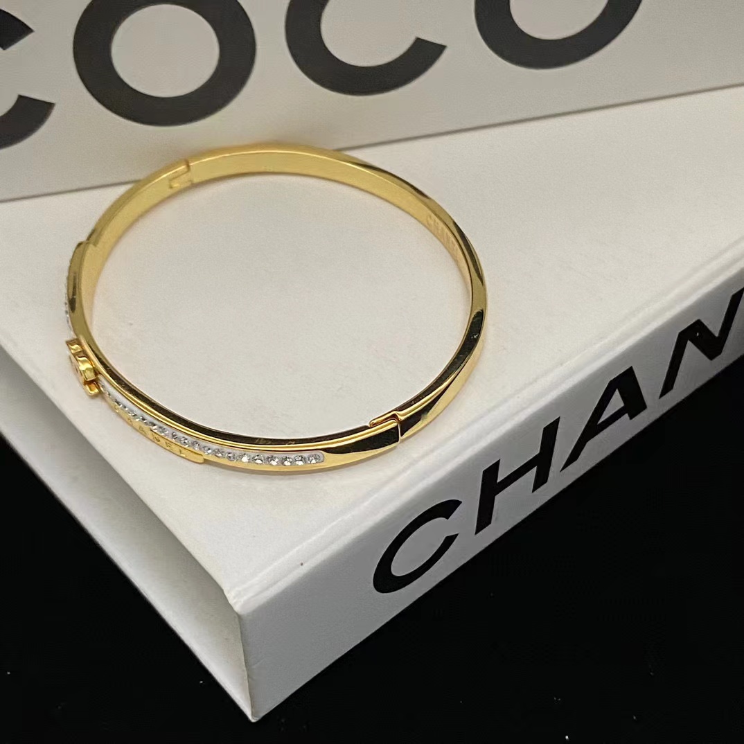 CHANE1 ダブルC ハーフダイヤモンド ブレスレット【50％割引+送料無料】