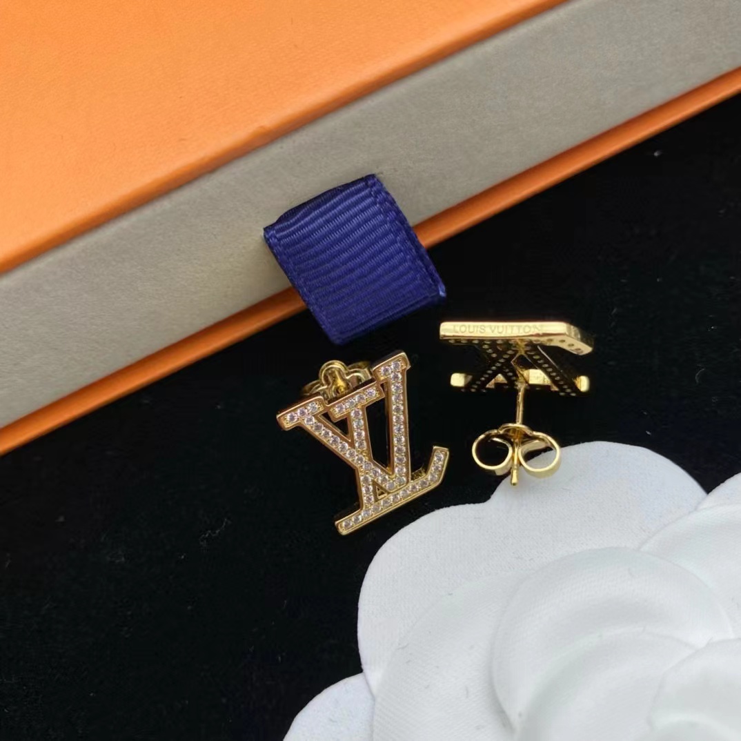 LV シンプルダイヤモンドスタッドピアス【50％割引+送料無料】