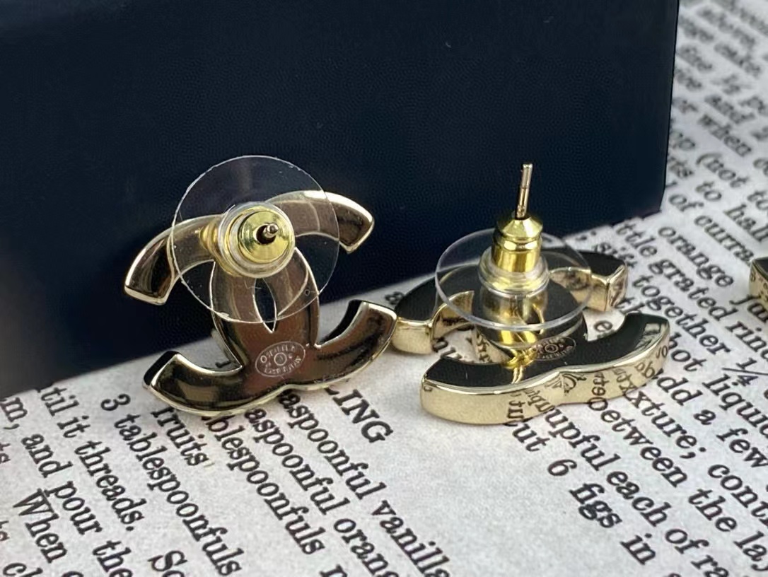 CHANE1 ブラック ダブル C スタッド ピアス【50％割引+送料無料】