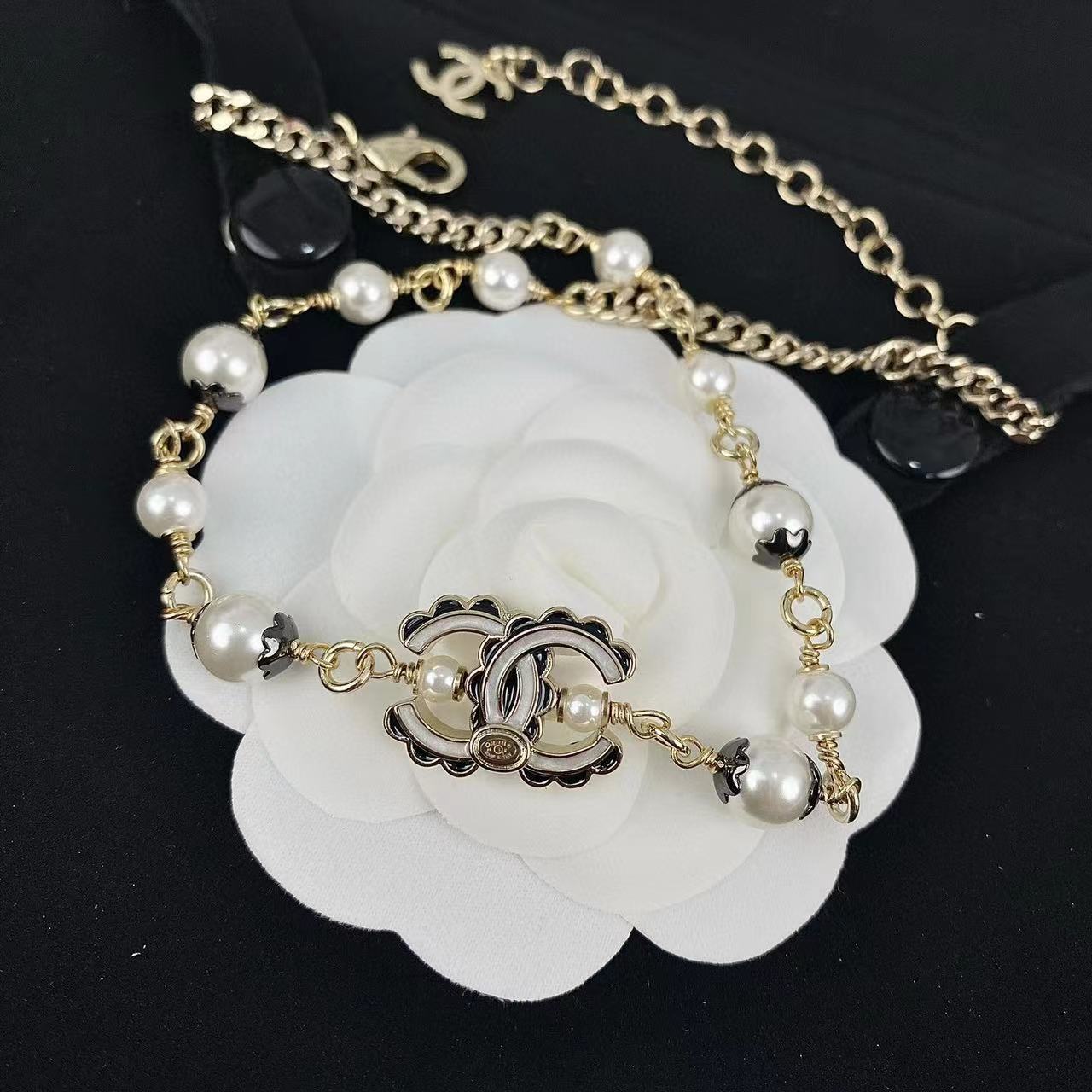 CHANE1 黒白ダブルCレター オイルドロップエナメルパールネックレス【50％割引+送料無料】