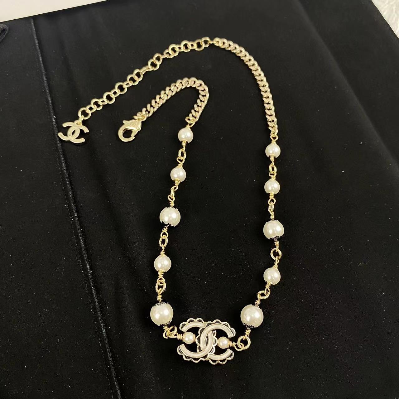 CHANE1 黒白ダブルCレター オイルドロップエナメルパールネックレス【50％割引+送料無料】