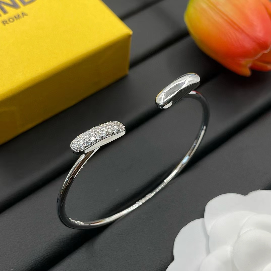 FEND1 ダイヤモンド シンプル ブレスレット【50％割引+送料無料】