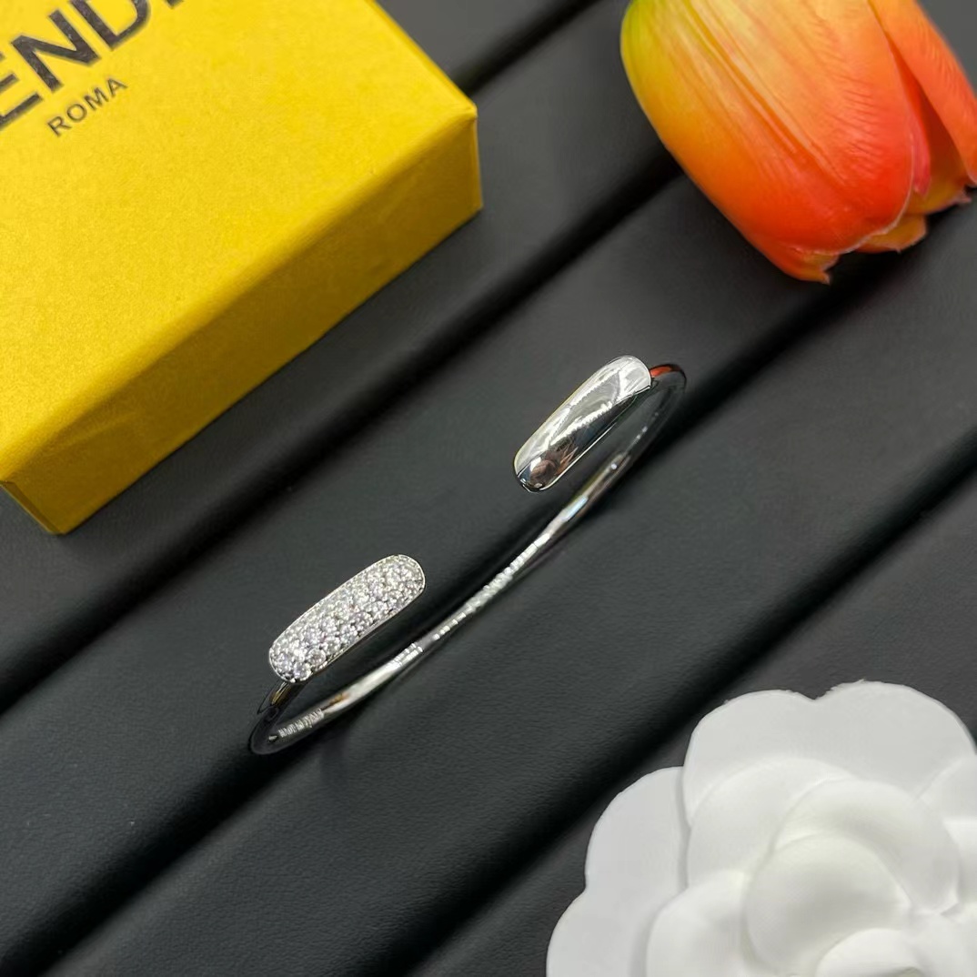 FEND1 ダイヤモンド シンプル ブレスレット【50％割引+送料無料】