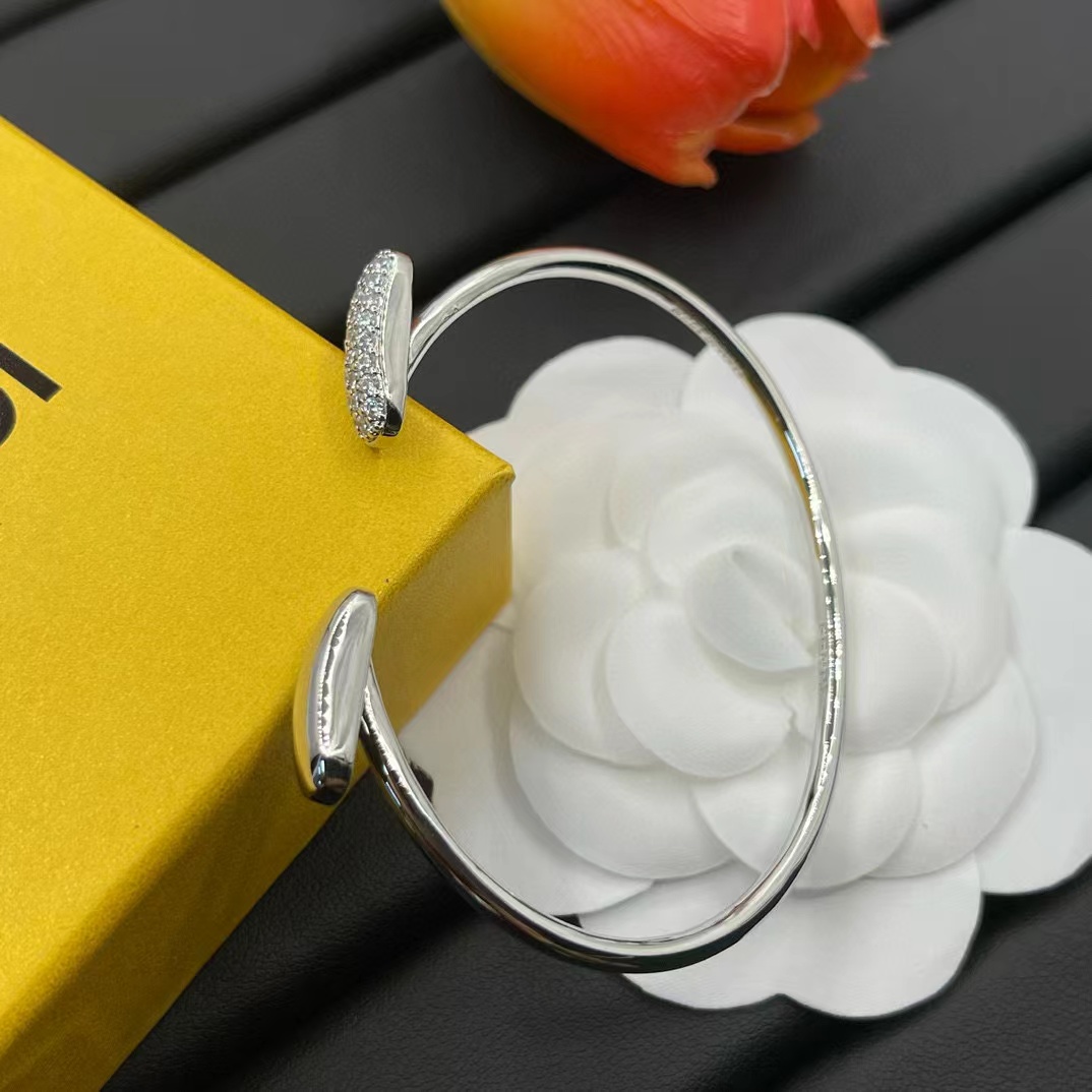 FEND1 ダイヤモンド シンプル ブレスレット【50％割引+送料無料】