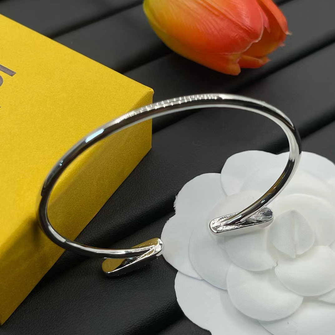 FEND1 ダイヤモンド シンプル ブレスレット【50％割引+送料無料】