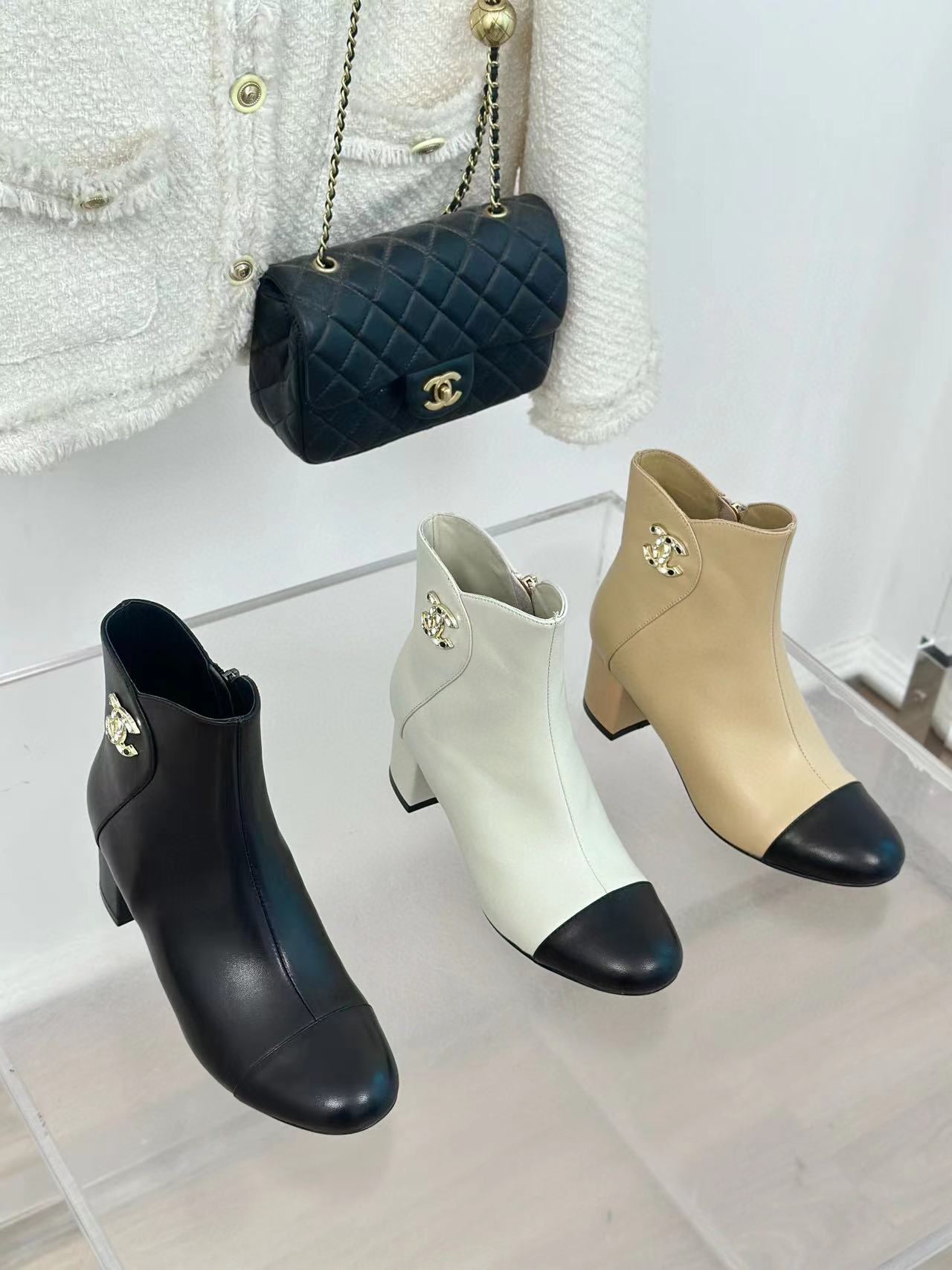 CHANE1 高品質 ダブルC カラーブロックヒール ショートブーツ【50％割引+送料無料】