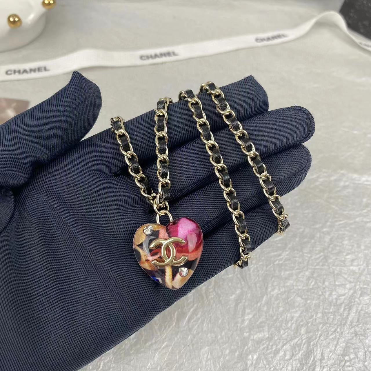 CHANE1 ハートが眩しいカラフルネックレス【50％割引+送料無料】